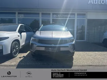 Car image 3