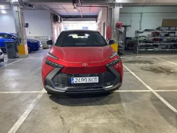 Car image 4