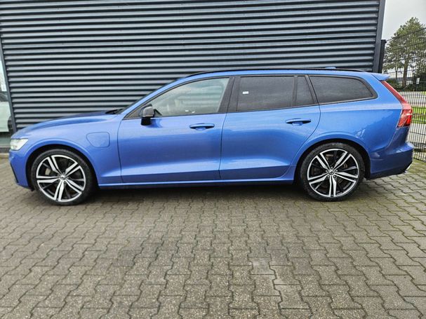 Volvo V60 T8 R Design AWD Recharge 290 kW image number 3