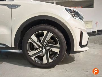 Car image 26