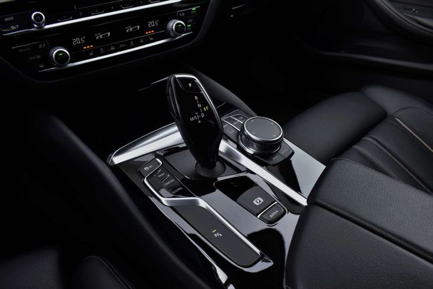 BMW 520i 135 kW image number 28