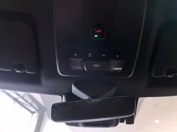Car image 34