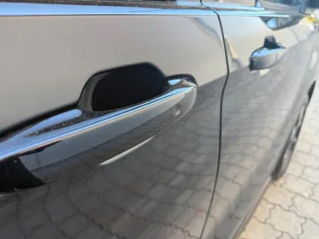 Car image 38