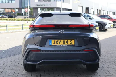 Car image 3