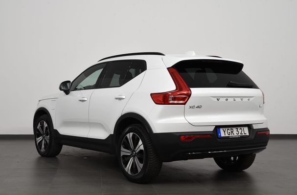 Volvo XC40 Recharge T4 Plus Dark 157 kW image number 8