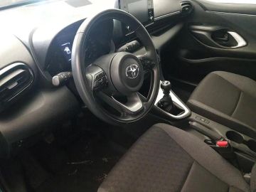 Car image 11