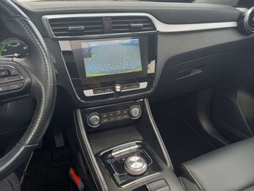 Car image 26