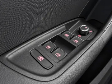 Car image 36