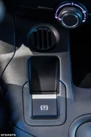 Car image 40