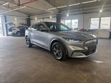 Car image 26