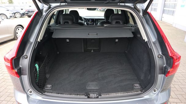 Volvo XC60 B4 Momentum Pro 145 kW image number 28