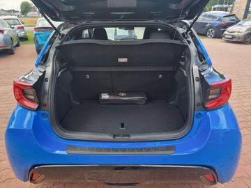 Car image 11