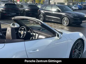 Car image 30