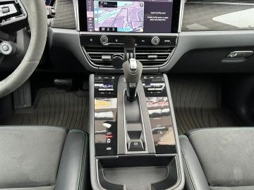 Car image 31