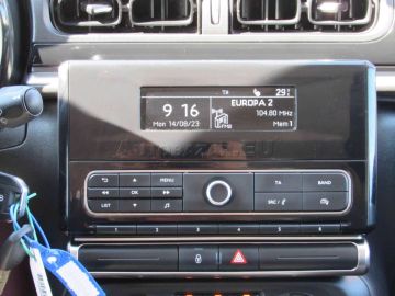 Car image 26