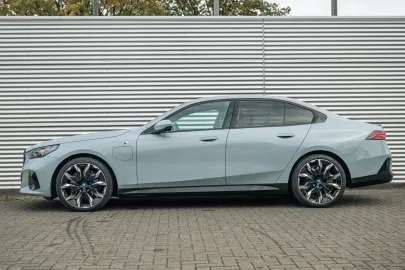 Car image 47