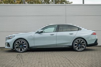 Car image 47