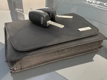Car image 28