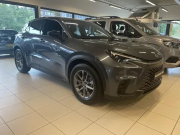 Car image 3