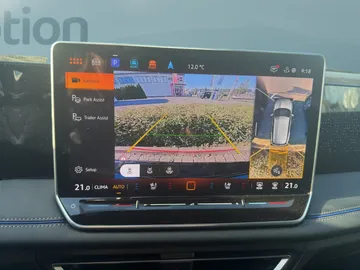 Car image 26