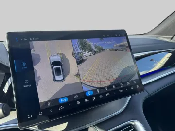 Car image 13