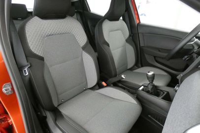 Car image 13