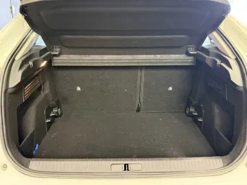 Car image 43