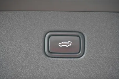 Car image 32