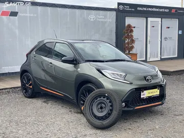 Car image 2