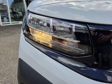 Car image 27