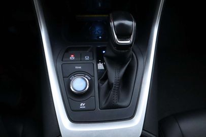 Car image 32