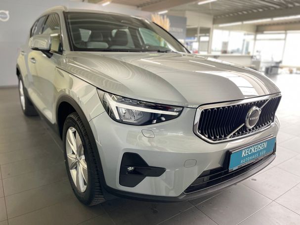 Volvo XC40 B3 Core 120 kW image number 2