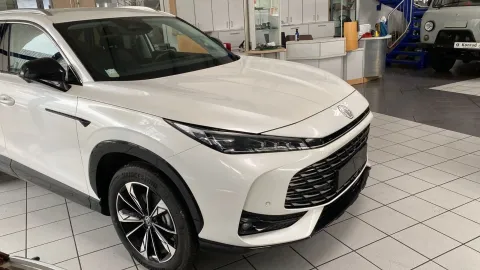 Car image 2