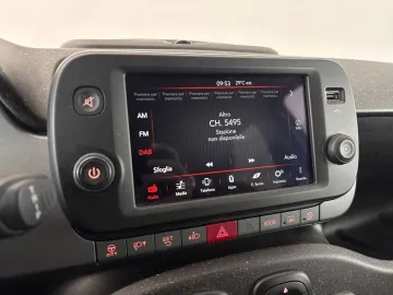 Car image 16