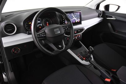 Car image 10