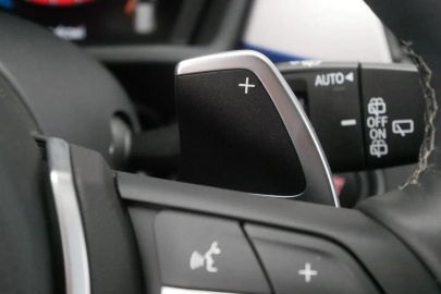 Car image 32