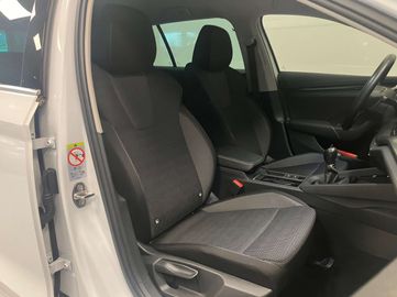 Car image 30