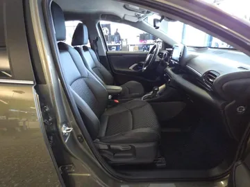 Car image 5