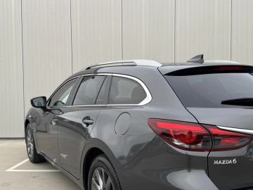 Car image 38