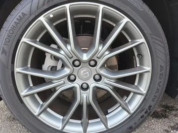 Car image 25