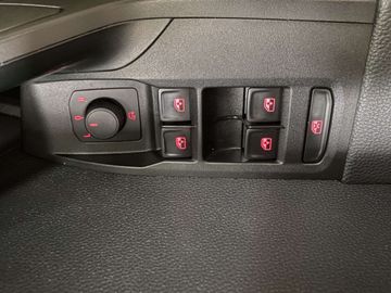 Car image 37