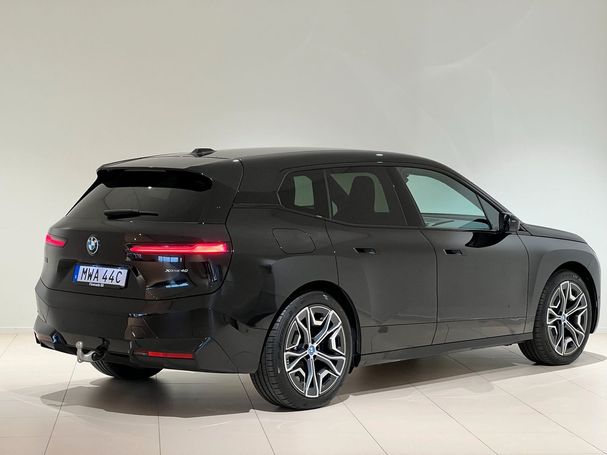 BMW iX xDrive40 241 kW image number 16