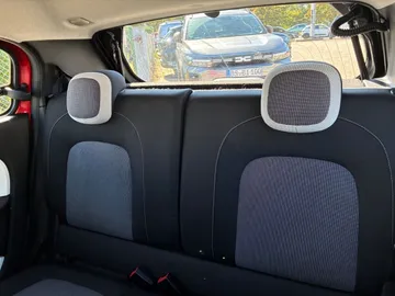 Car image 40