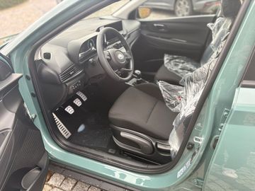 Car image 9