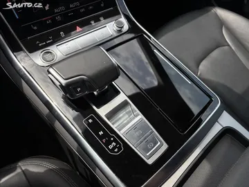 Car image 34