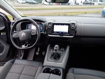 Car image 11