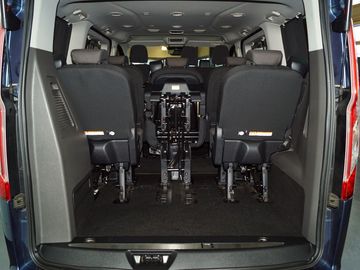 Car image 13