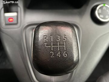 Car image 26