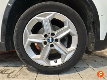 Car image 33