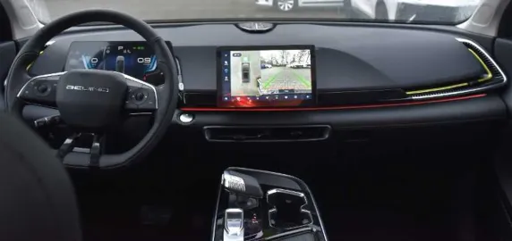 Car image 26